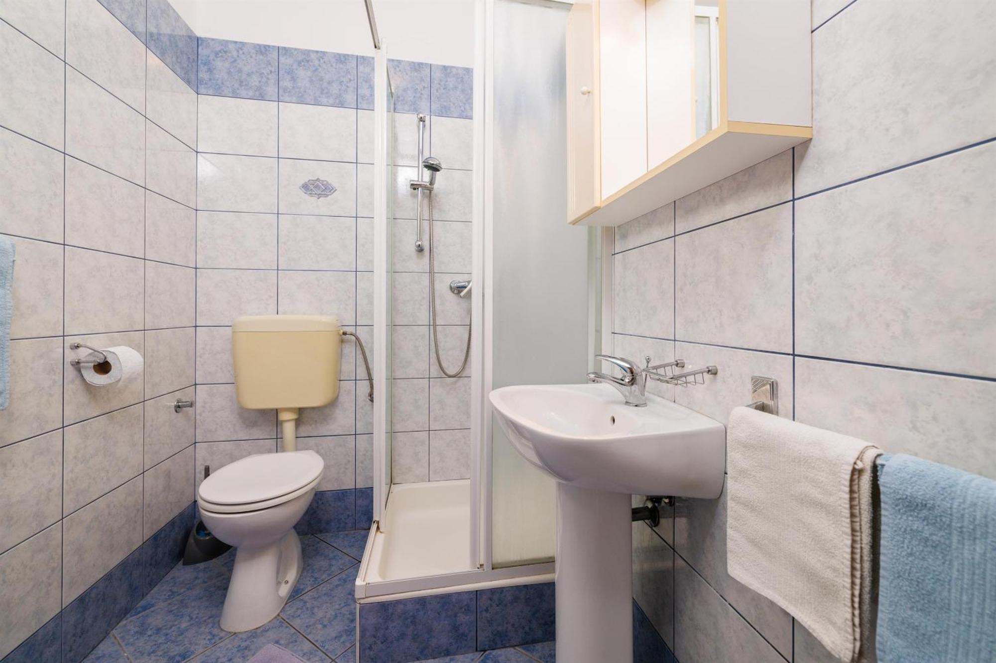 Apartment Julija Повиле Екстериор снимка
