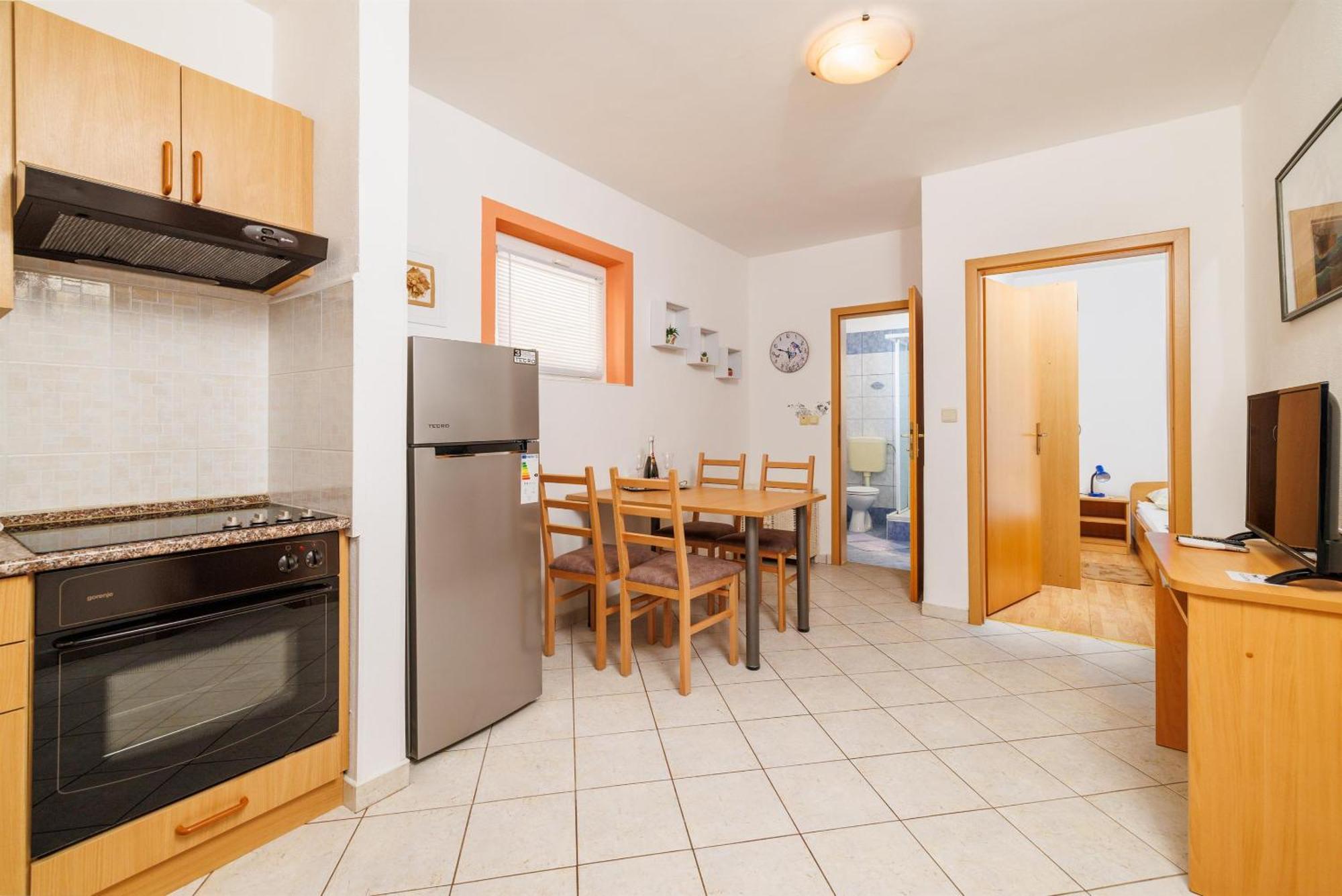 Apartment Julija Повиле Екстериор снимка