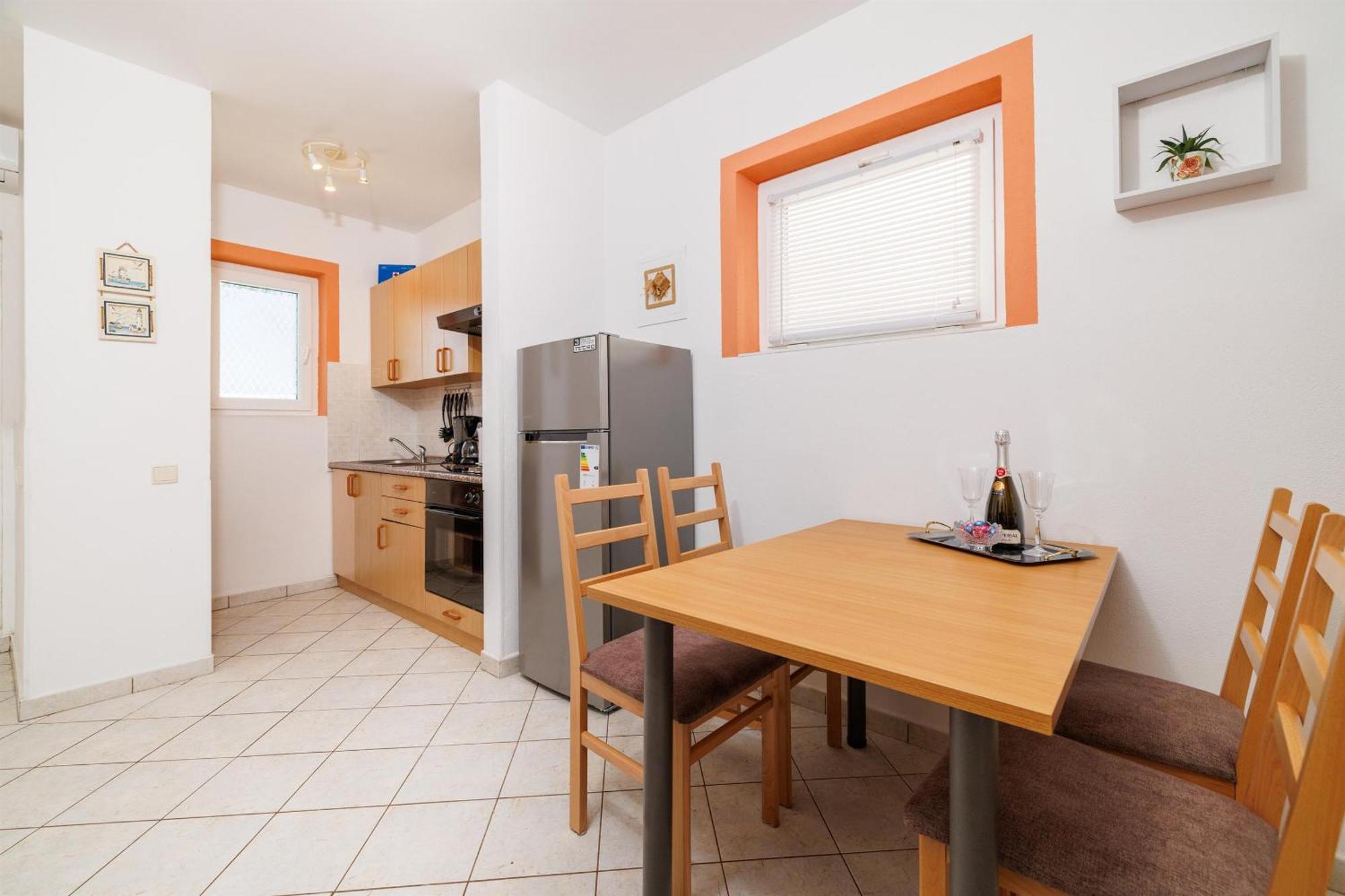 Apartment Julija Повиле Екстериор снимка