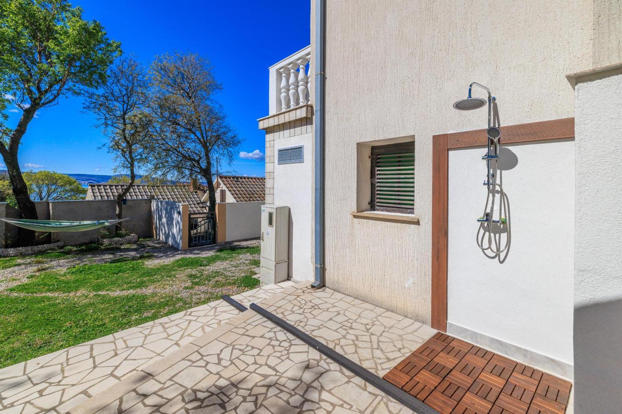 Apartment Julija Повиле Екстериор снимка