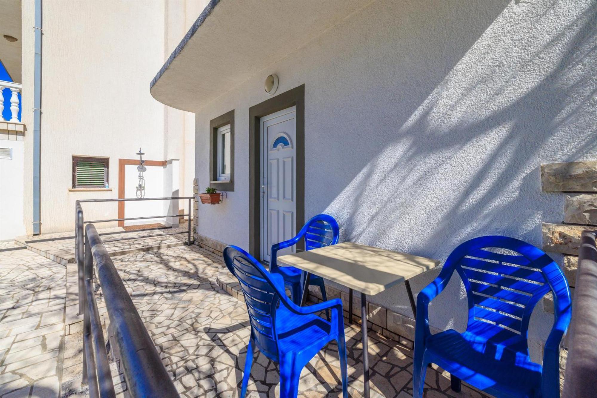 Apartment Julija Повиле Екстериор снимка