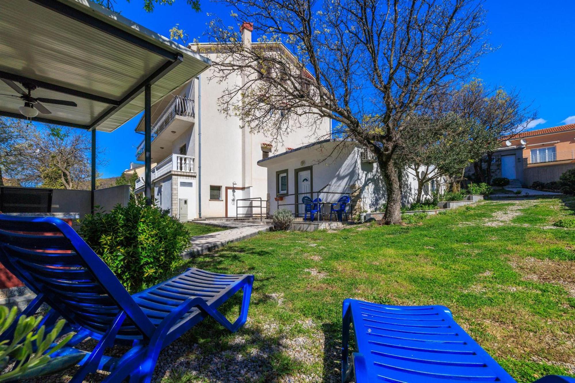 Apartment Julija Повиле Екстериор снимка